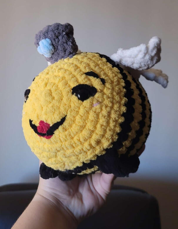 Queen Bee 2022